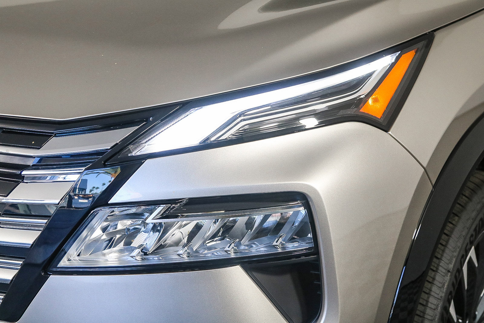 2025 Nissan Rogue Platinum photo 4