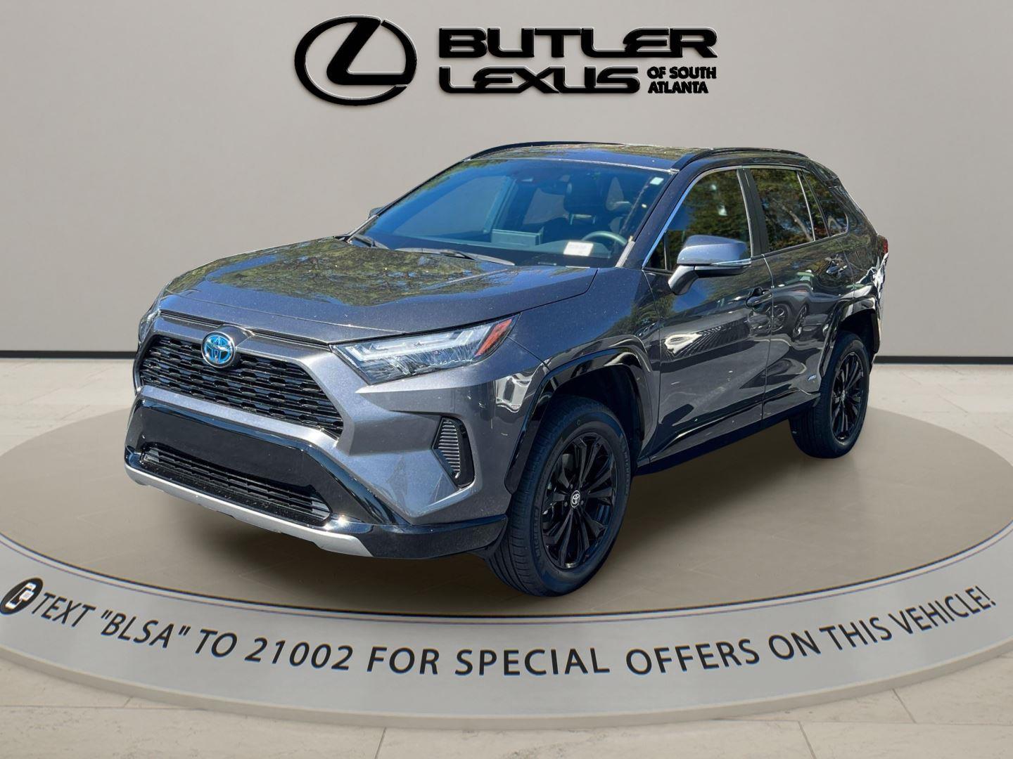 2023 Toyota RAV4 SE's photo