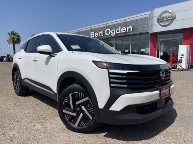 2025 Nissan Kicks SV's photo