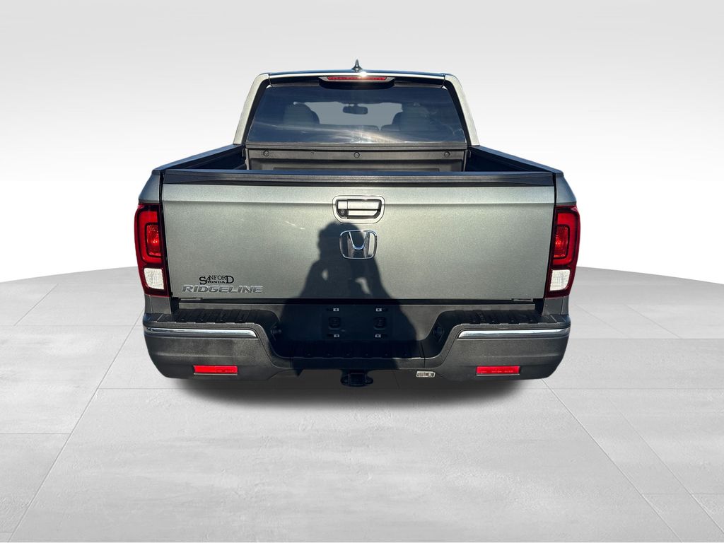 2017 Honda Ridgeline RTL-T photo 4