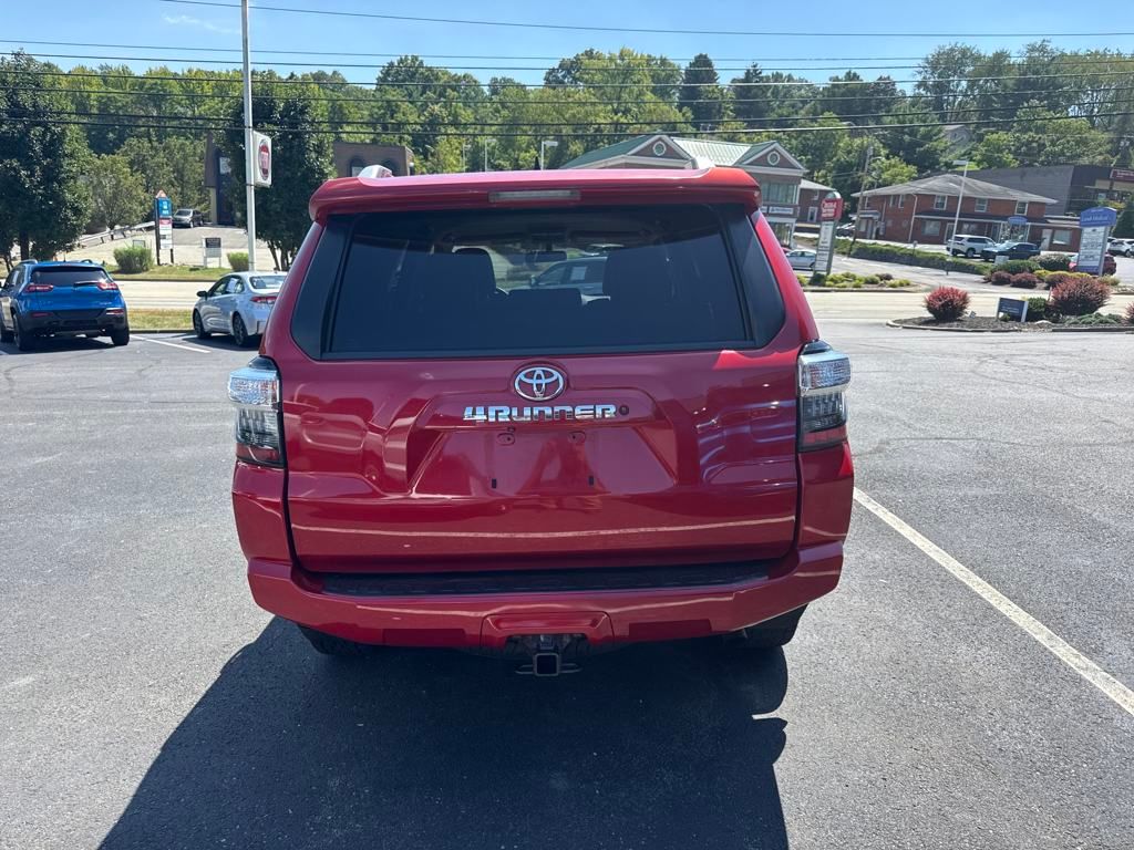 2015 Toyota 4Runner SR5 photo 4