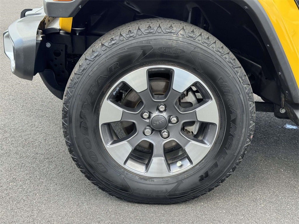2021 Jeep Wrangler Unlimited Sahara photo 12