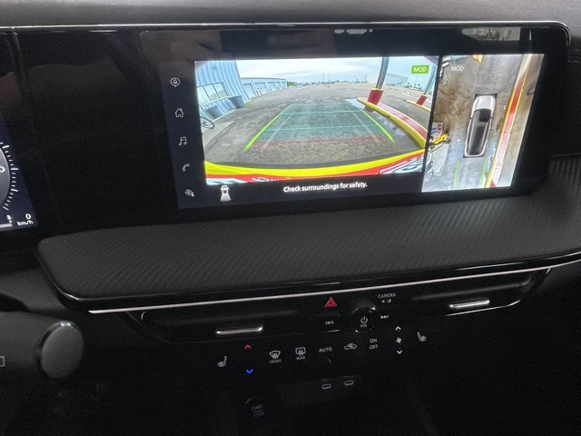 2025 Nissan Kicks SR photo 10