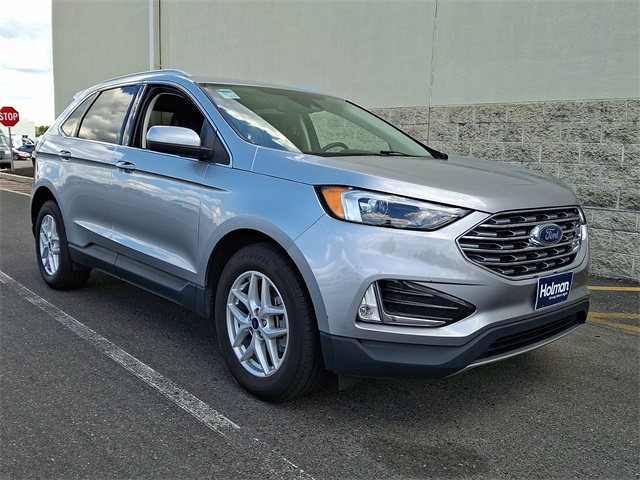 2022 Ford Edge SEL photo 2
