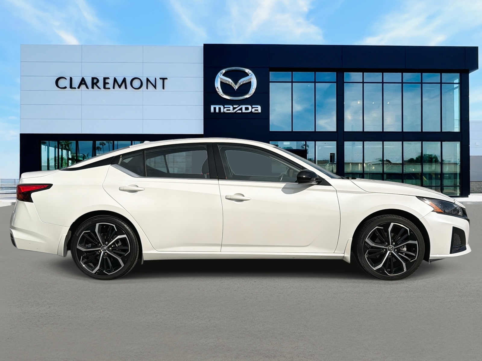 2024 Nissan Altima 2.5 SR photo 4