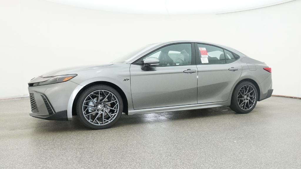 2025 Toyota Camry SE photo 8
