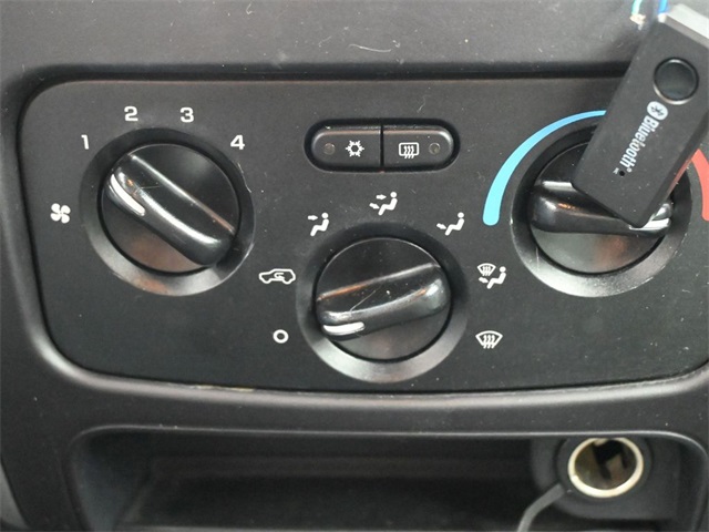 2005 Jeep Liberty Sport photo 4