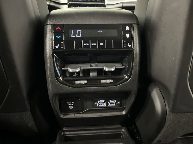 2021 Jeep Grand Cherokee L photo 30