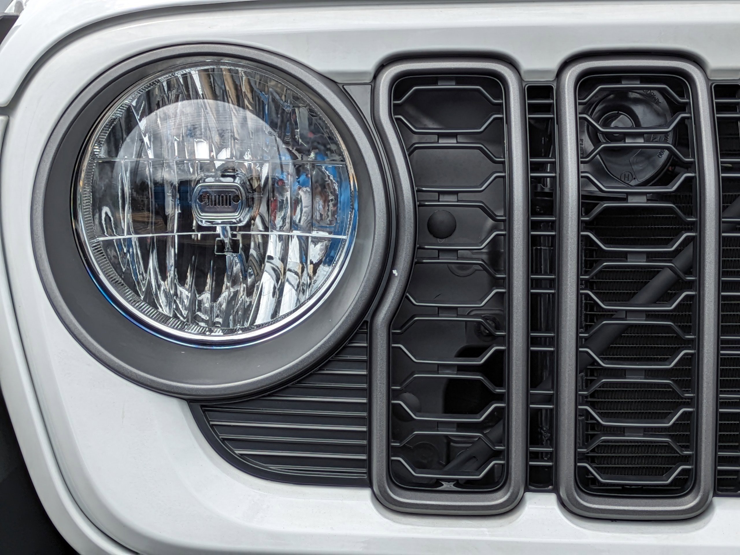 2025 Jeep Gladiator Sport photo 9