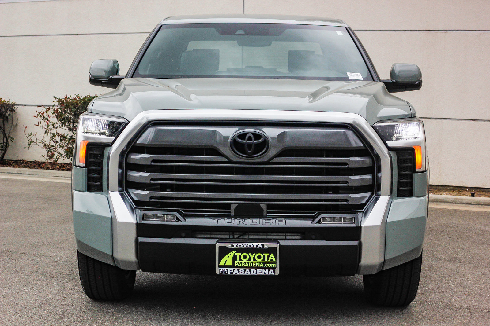 2025 Toyota Tundra Limited photo 2