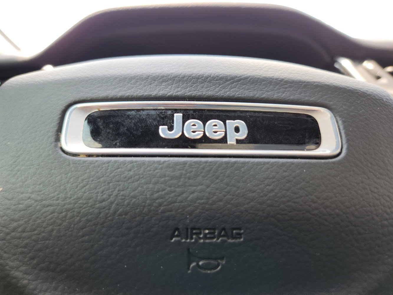 2023 Jeep Cherokee Base photo 28