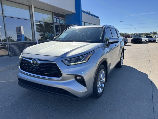 2020 Toyota Highlander Limited's photo