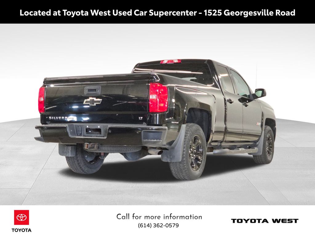 2017 Chevrolet Silverado 1500 LT photo 2