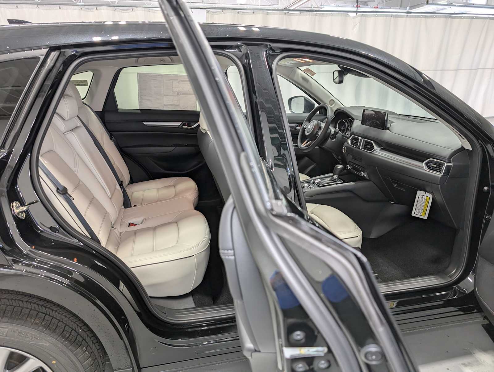 2025 Mazda CX-5 2.5 S Preferred photo 7