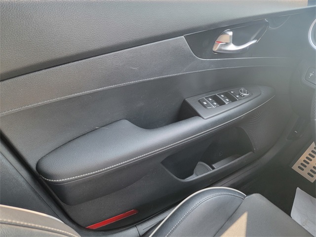 2023 Kia Forte GT-Line photo 31
