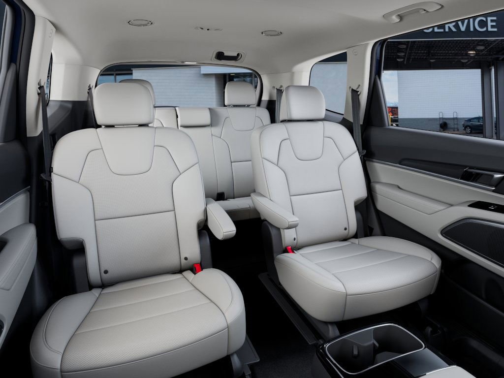 2025 Kia Telluride S photo 14