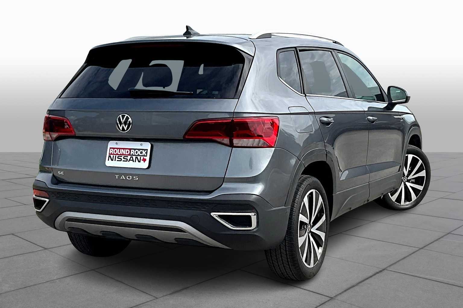 2024 Volkswagen Taos SE photo 11