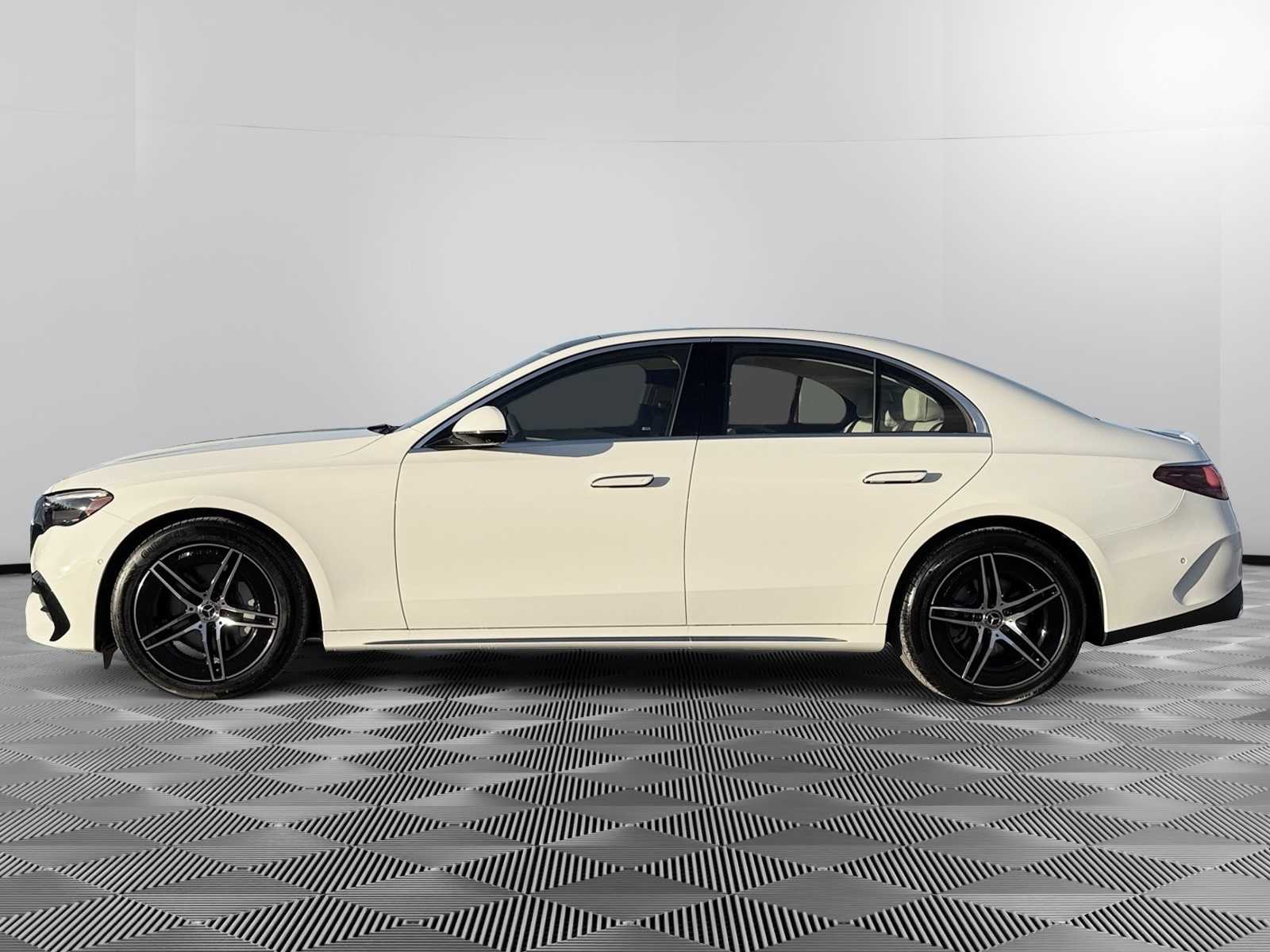 2025 Mercedes Benz E 350 photo 2
