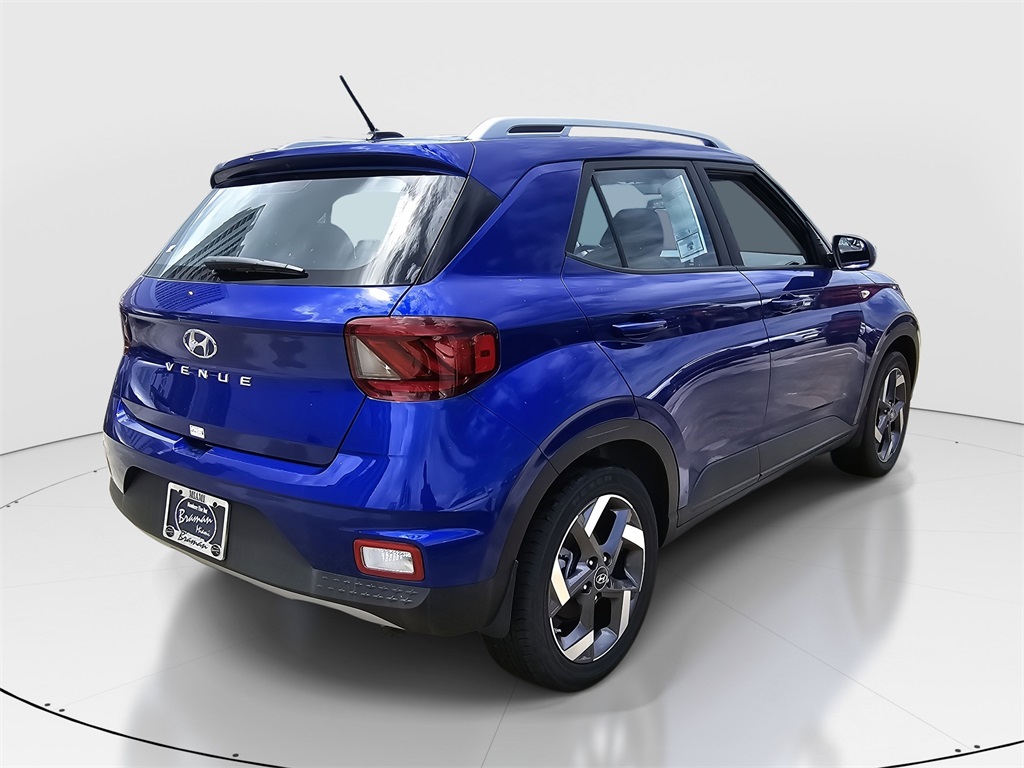 2025 Hyundai Venue Limited photo 2