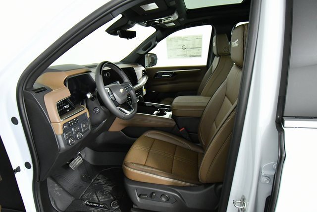 2026 Chevrolet Suburban High Country photo 4