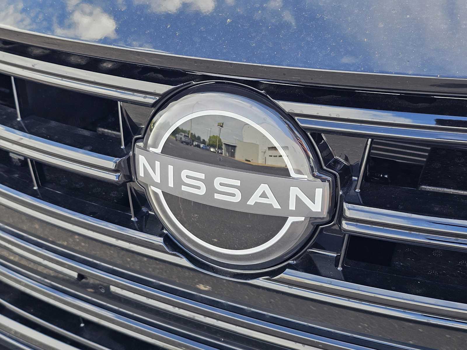 2025 Nissan Versa S photo 3