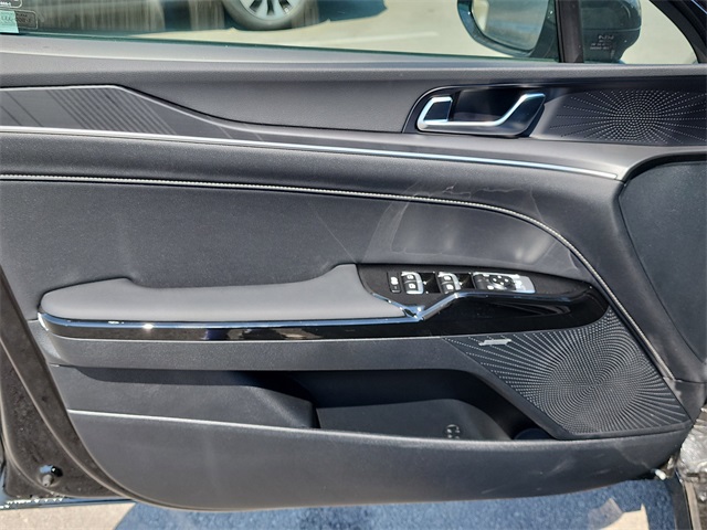 2026 Kia K5 GT-Line photo 9