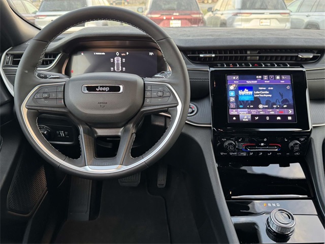 2025 Jeep Grand Cherokee Altitude X photo 2