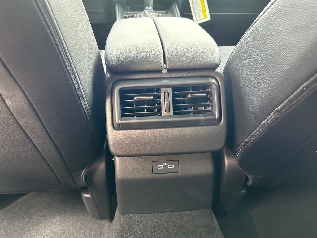 2025 Mazda CX-50 2.5 Select photo 18