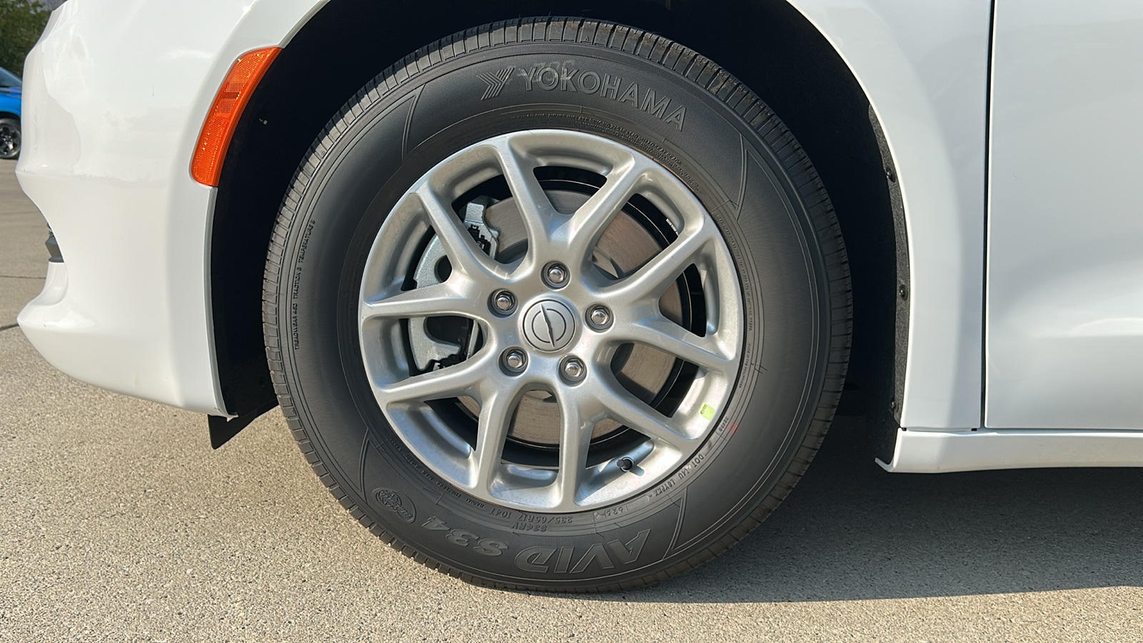 2026 Chrysler Voyager LX photo 9