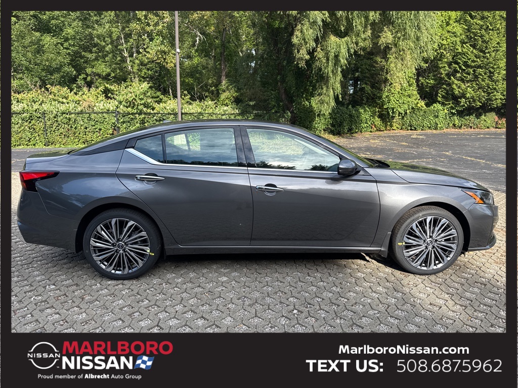 2025 Nissan Altima SL photo 7