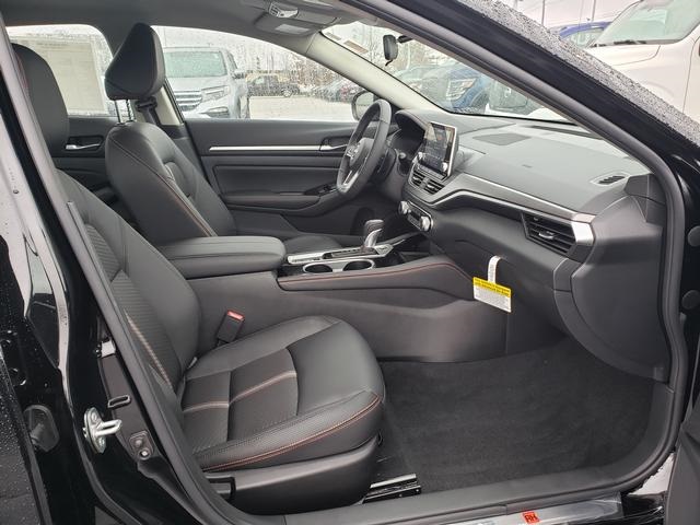 2025 Nissan Altima SR photo 15