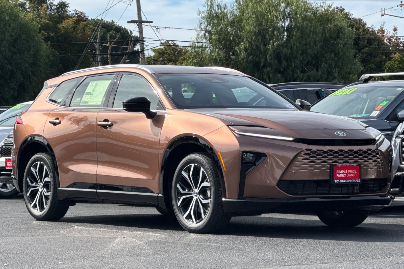 2025 Toyota Crown Signia XLE photo 5