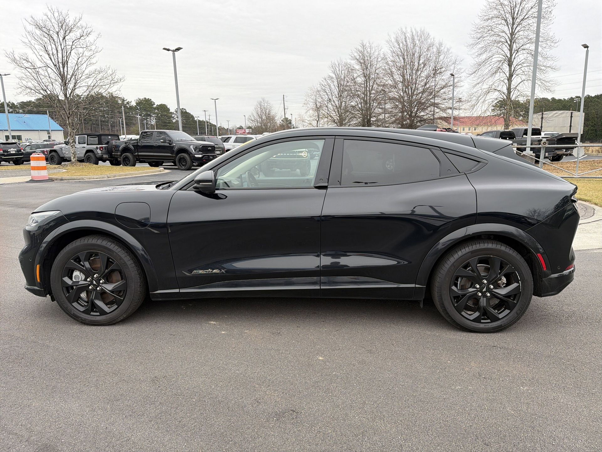 2023 Ford Mustang Mach-E Premium photo 2