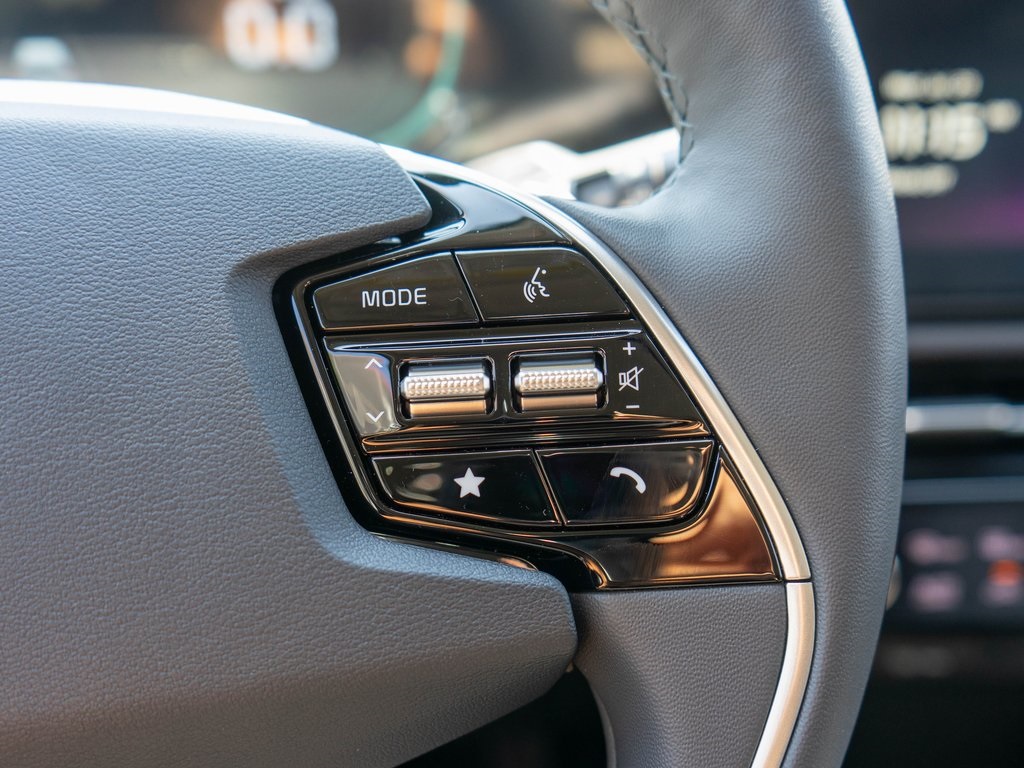 2025 Kia Niro Plug-In Hybrid EX photo 17