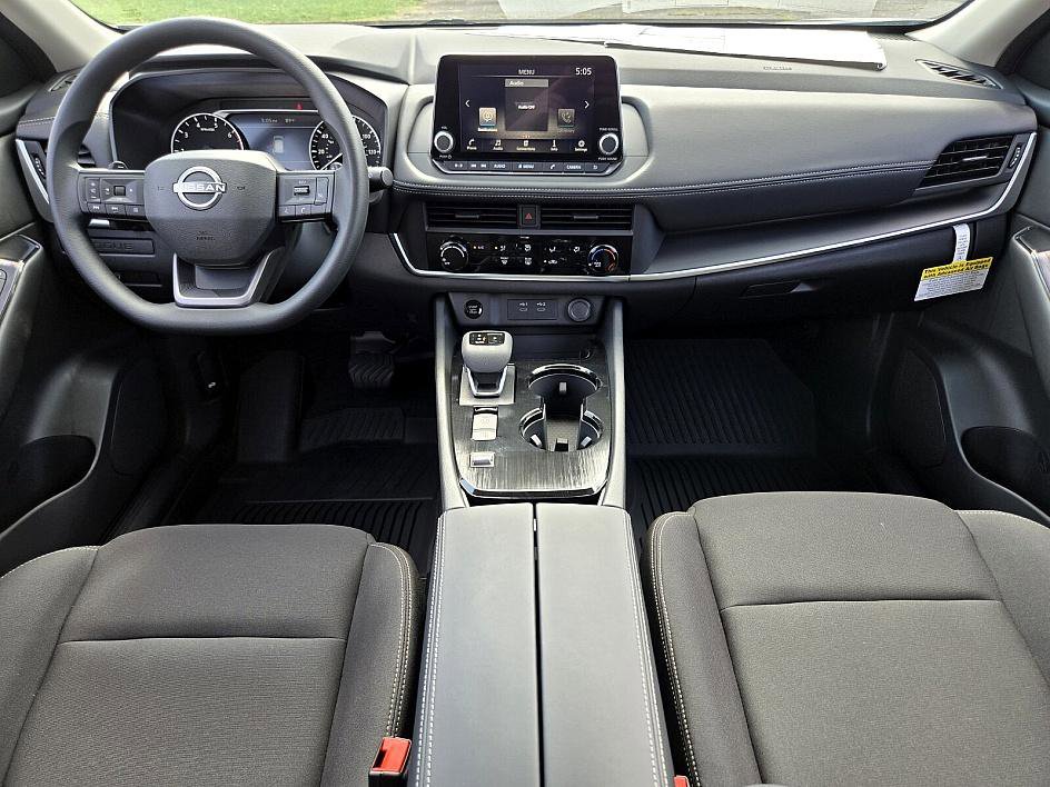 2025 Nissan Rogue S photo 10
