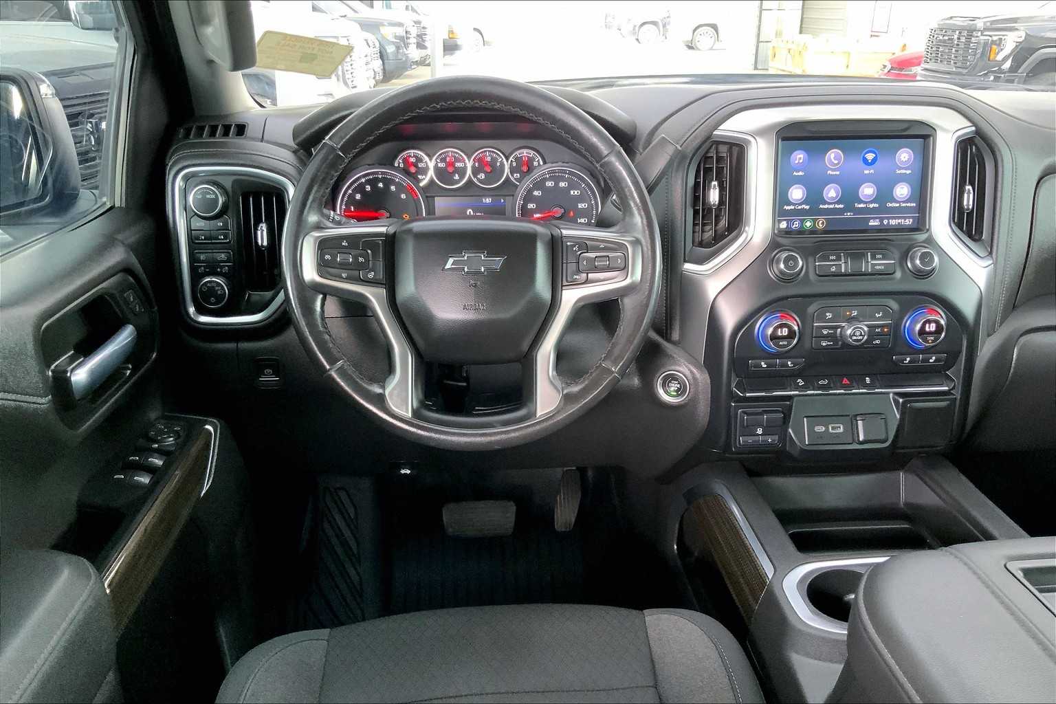 2021 Chevrolet Silverado 1500 RST photo 3