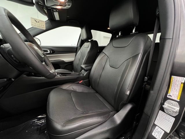 2023 Jeep Compass Limited photo 22