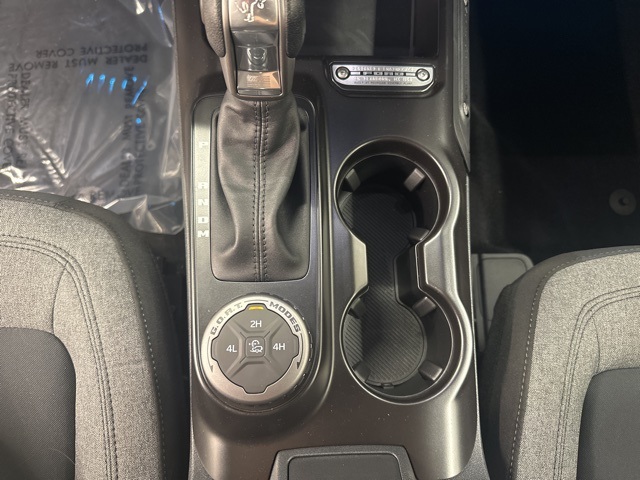 2025 Ford Bronco Base photo 17