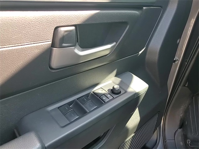 2023 Toyota Tundra SR5 CrewMax photo 10