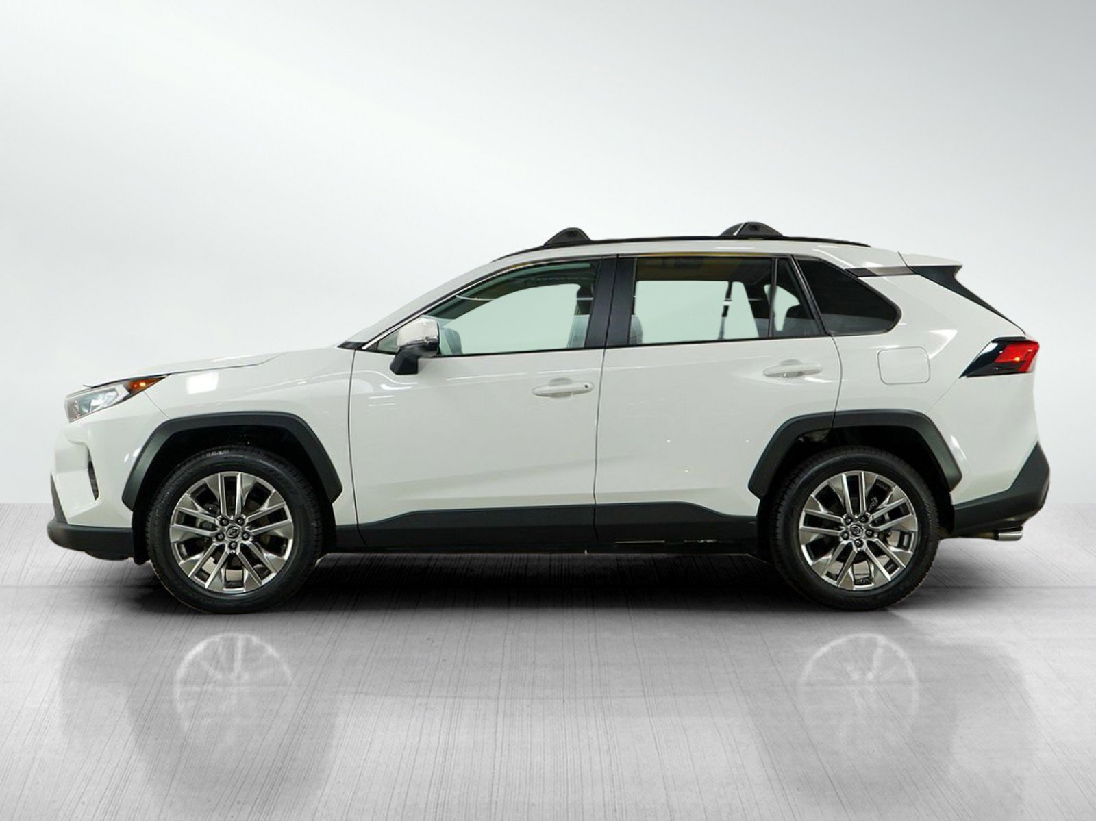 Used 2019 Toyota RAV4 XLE Premium with VIN JTMC1RFV4KJ003420 for sale in Bloomington, Minnesota