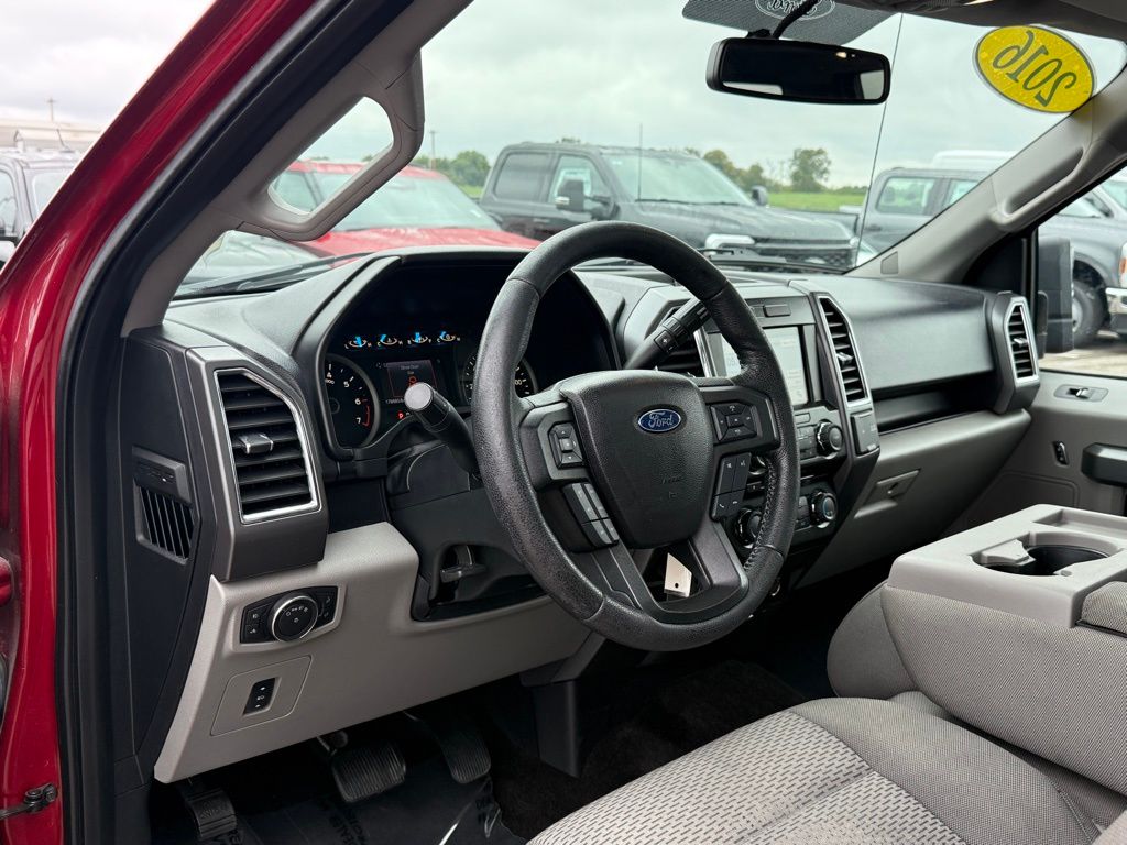 2016 Ford F-150 XLT photo 3