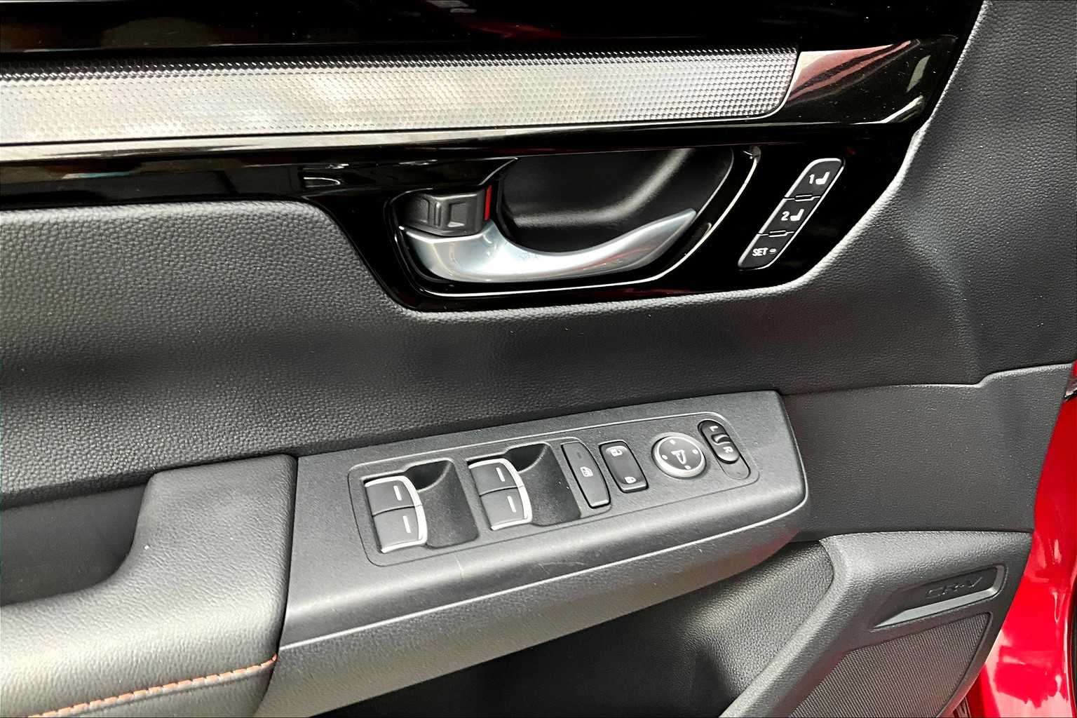 2023 Honda CR-V Hybrid Sport Touring photo 30