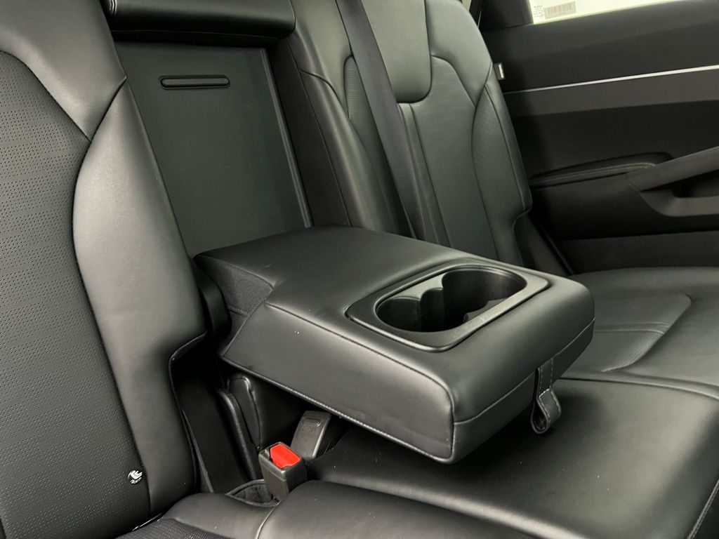 2024 Kia Sorento S photo 24