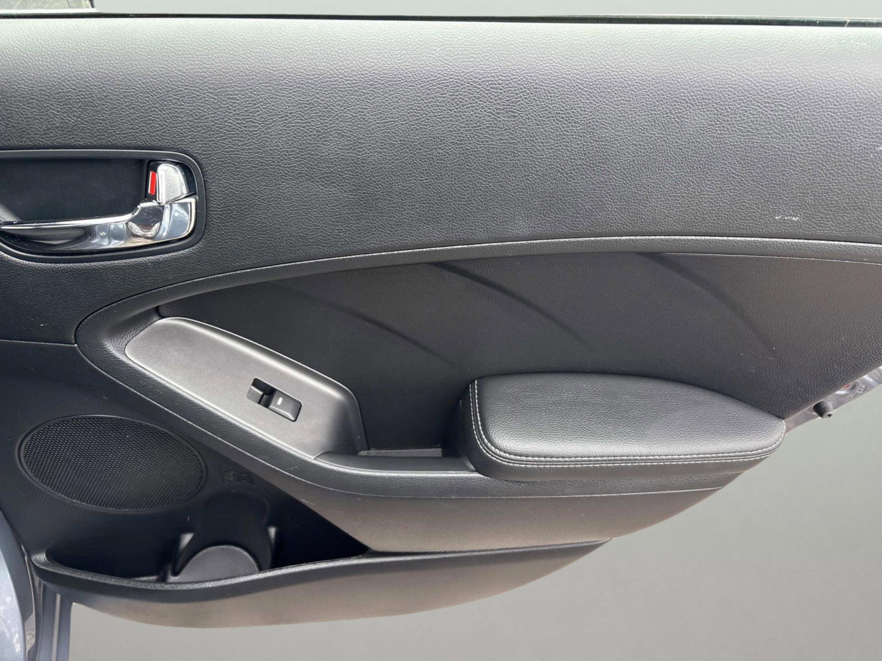 2016 Kia Forte LX photo 16