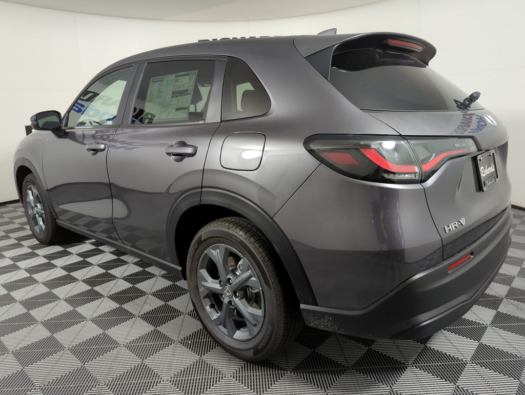2026 Honda HR-V LX photo 3