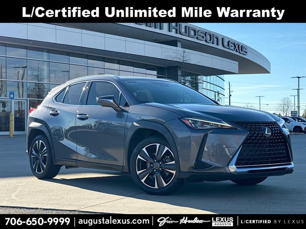 2020 Lexus UX 200's photo