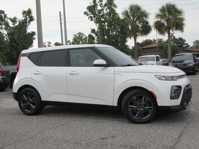 2021 Kia Soul EX photo 2