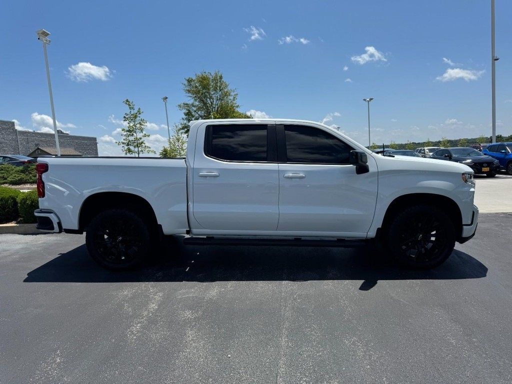 2022 Chevrolet Silverado 1500 RST photo 2