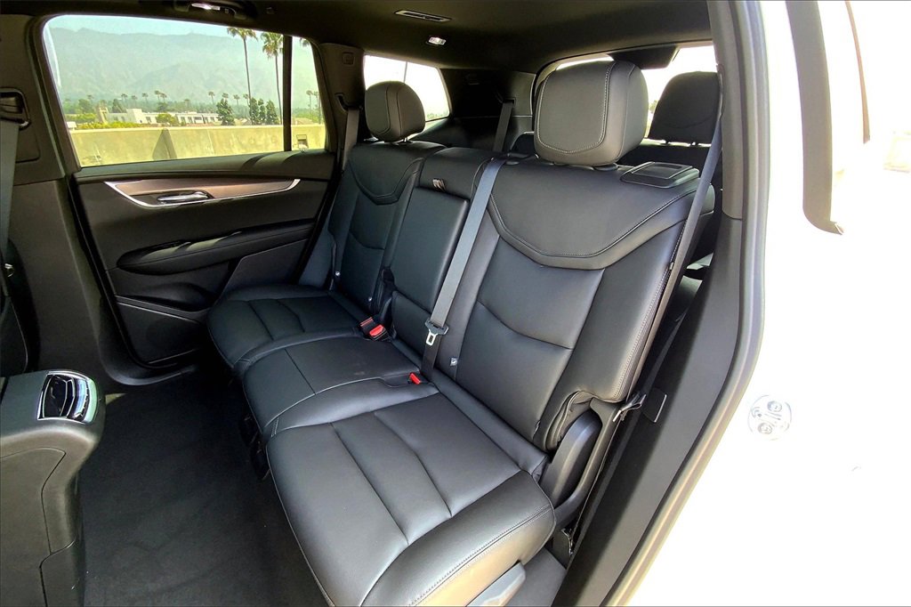 2025 Cadillac XT6 Luxury photo 25