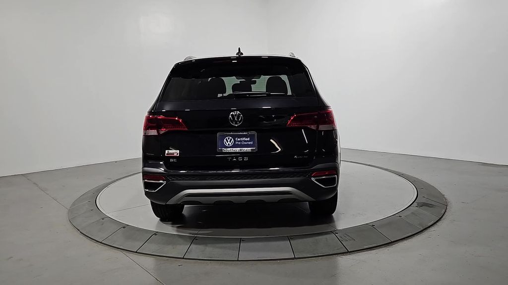 2024 Volkswagen Taos SE photo 3